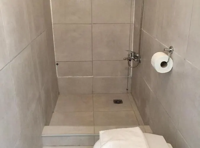 Happywish Syros Aparthotel 3*